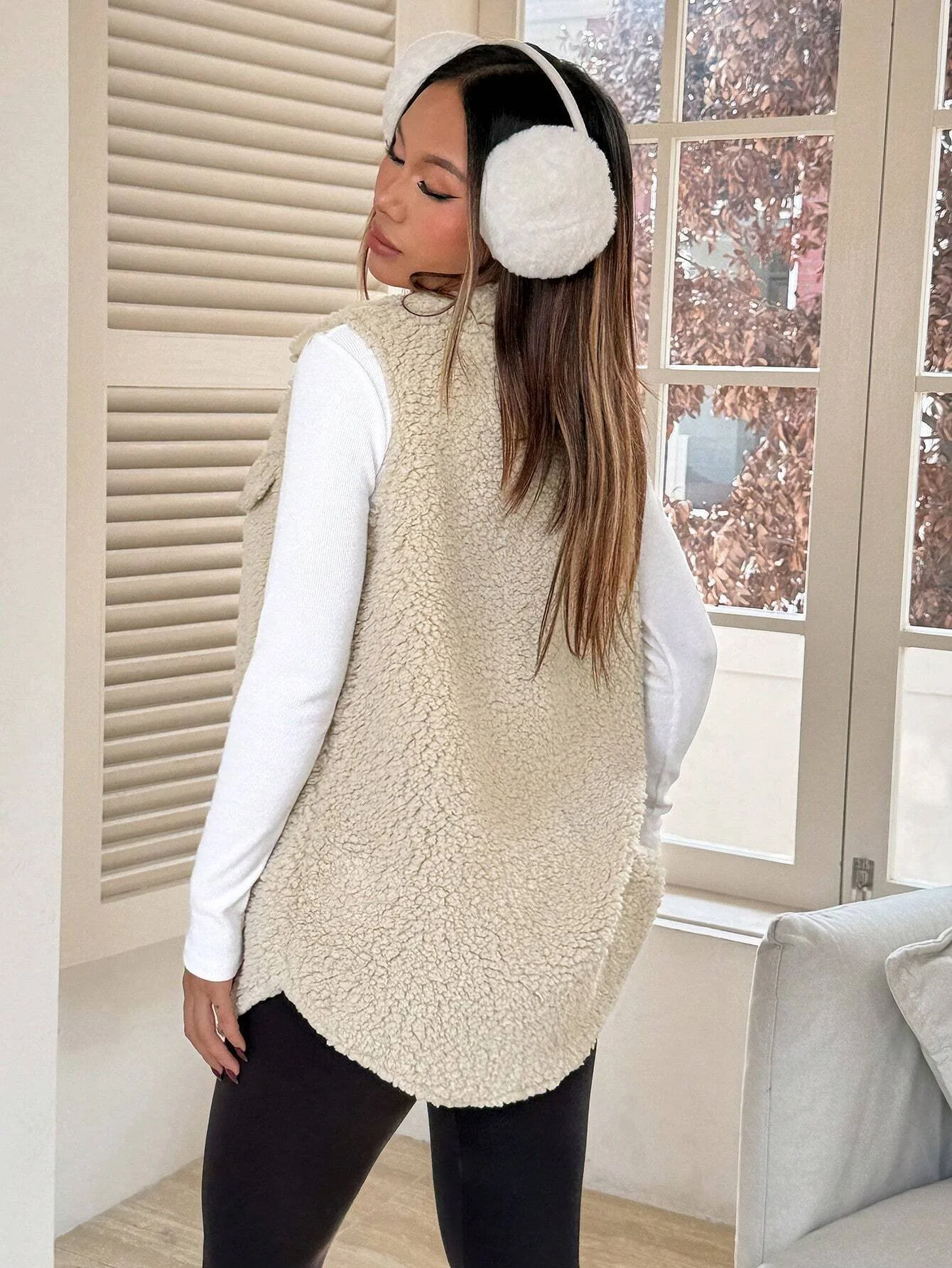 Damen Herbst und Winter Revers Geknöpft Plüsch Tanktop Jacke Weit Temperament Pendeln Nachahmung Lammfell