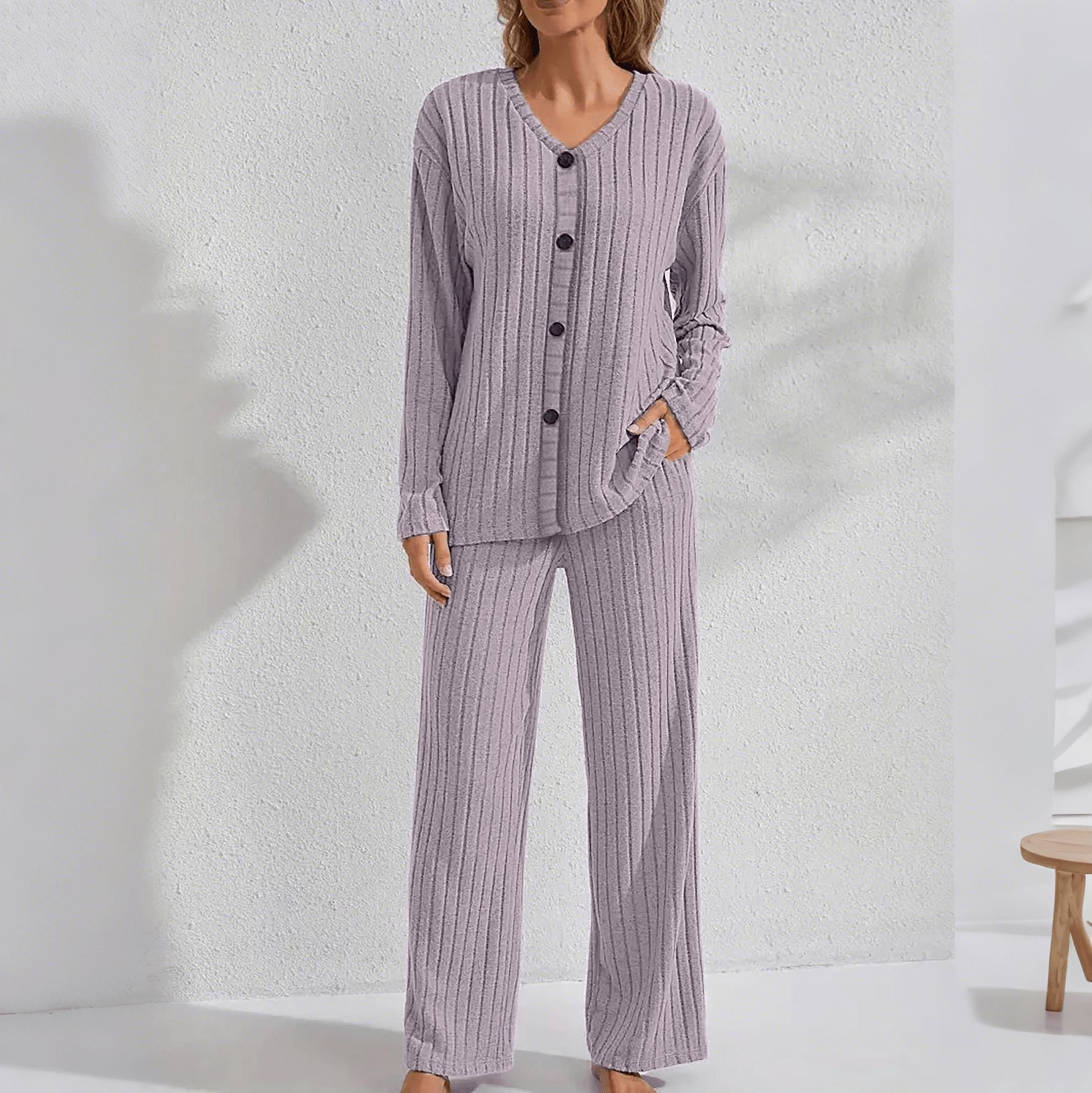 Herbst und Winter Warm Helllila Gestrickt V-Ausschnitt Knopf Strickjacke Gerippt Langarm Hose Zuhause gut schlafen Zweiteiliges Set