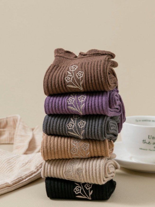 Baumwolle Stickerei Schweißabsorbierend Modisch japanisch Stil Süß Pilz Spitze Mittelrohr Damen Socken Atmungsaktiv Haufen Socken