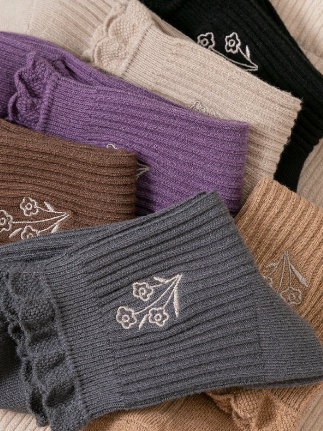 Baumwolle Stickerei Schweißabsorbierend Modisch japanisch Stil Süß Pilz Spitze Mittelrohr Damen Socken Atmungsaktiv Haufen Socken