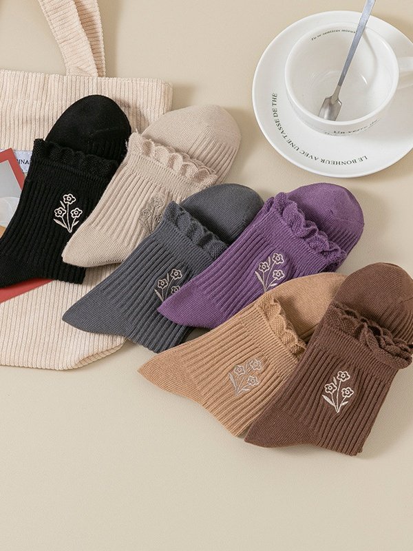 Baumwolle Stickerei Schweißabsorbierend Modisch japanisch Stil Süß Pilz Spitze Mittelrohr Damen Socken Atmungsaktiv Haufen Socken