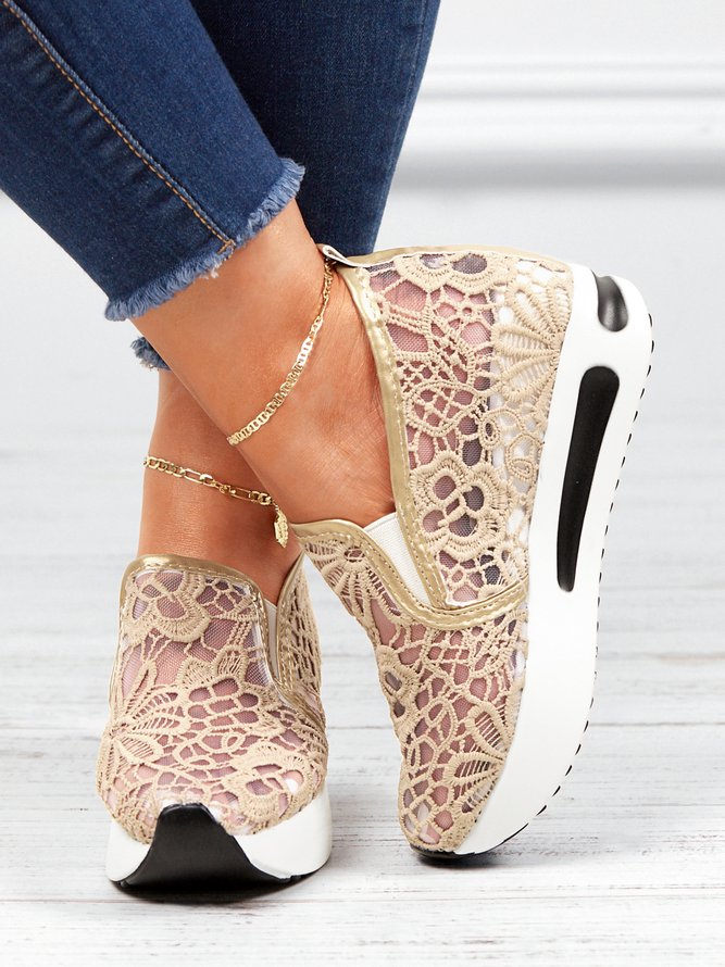 Blumenstickerei Mesh Paneeliert Slip-On Keil Sneakers