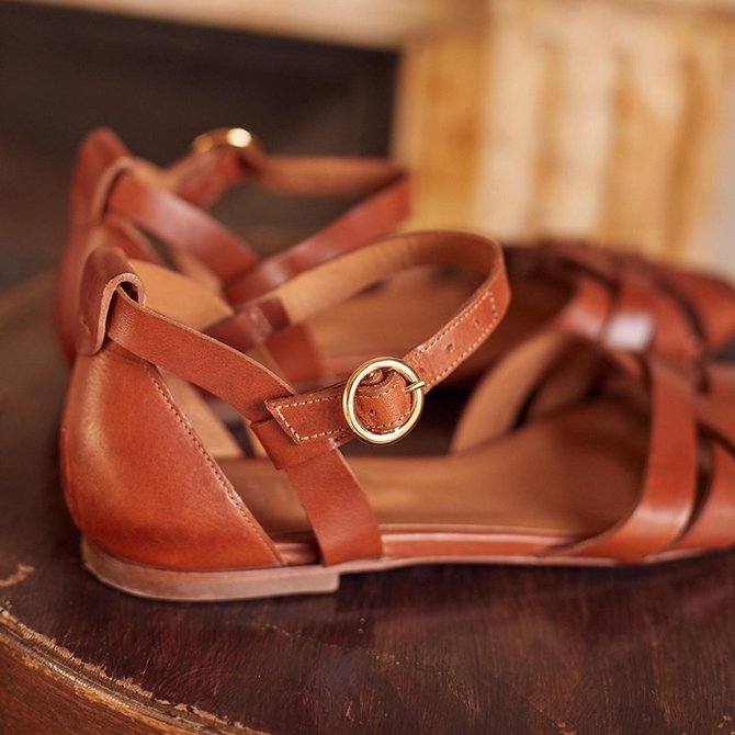 Crossed Strap Flats Adjustable Buckle Sandals
