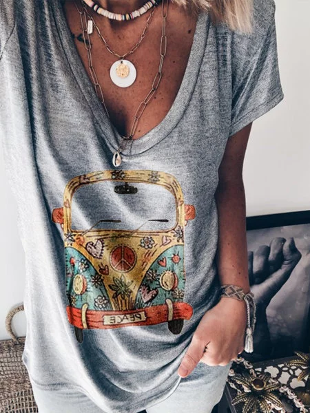 Gemustertes T-Shirt mit V-Ausschnitt